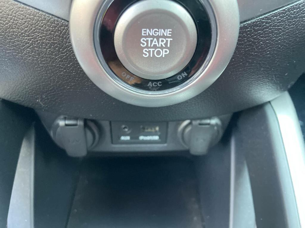 2012 Hyundai Veloster Image 20