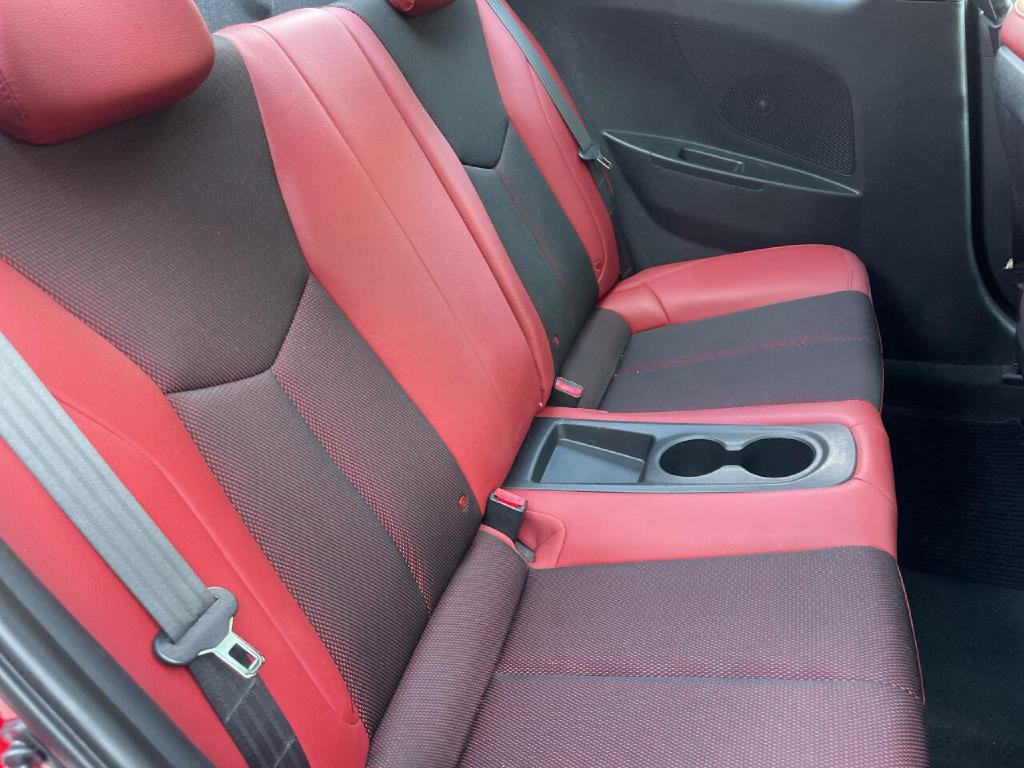 2012 Hyundai Veloster Image 25