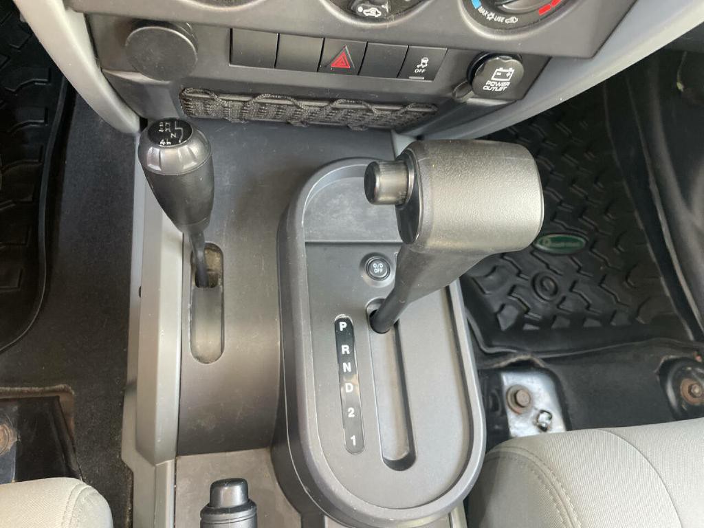 2010 Jeep Wrangler Image 18