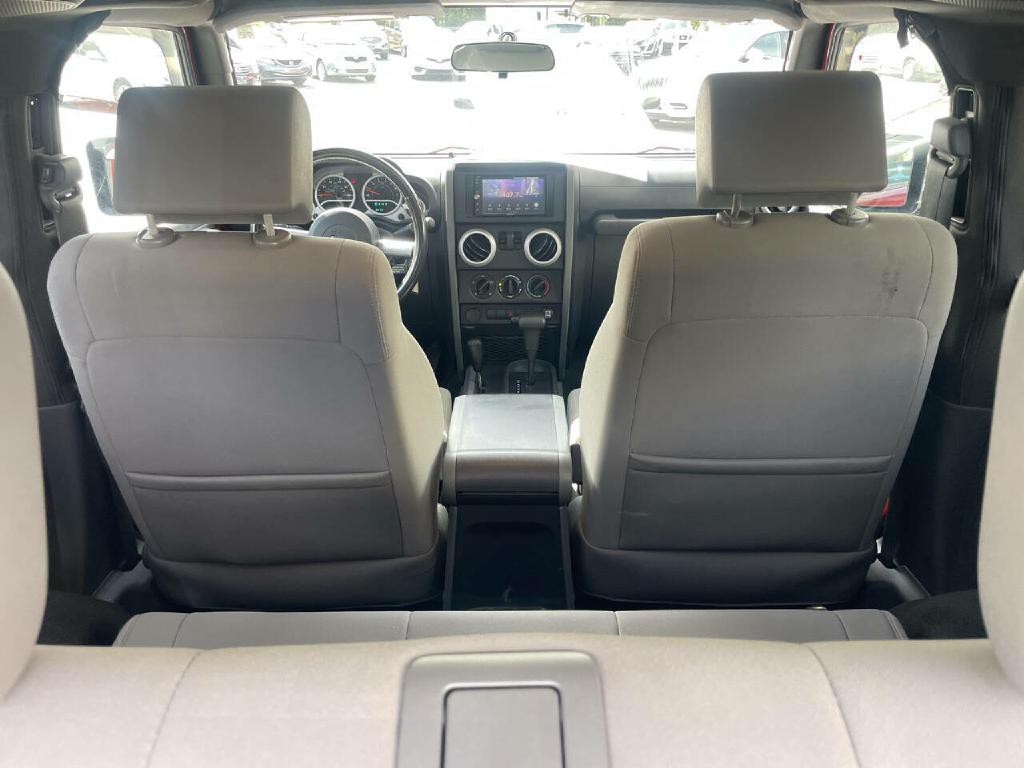 2010 Jeep Wrangler Image 25