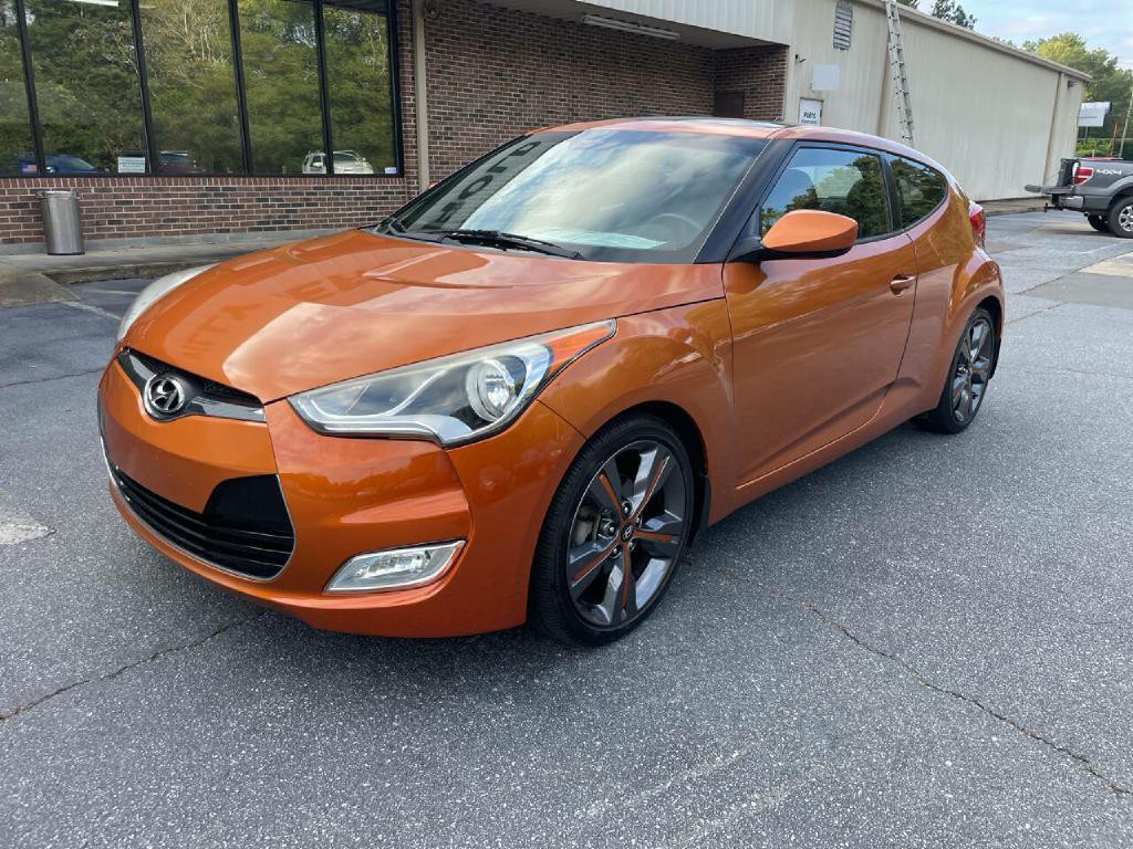 2016 Hyundai Veloster Image 2