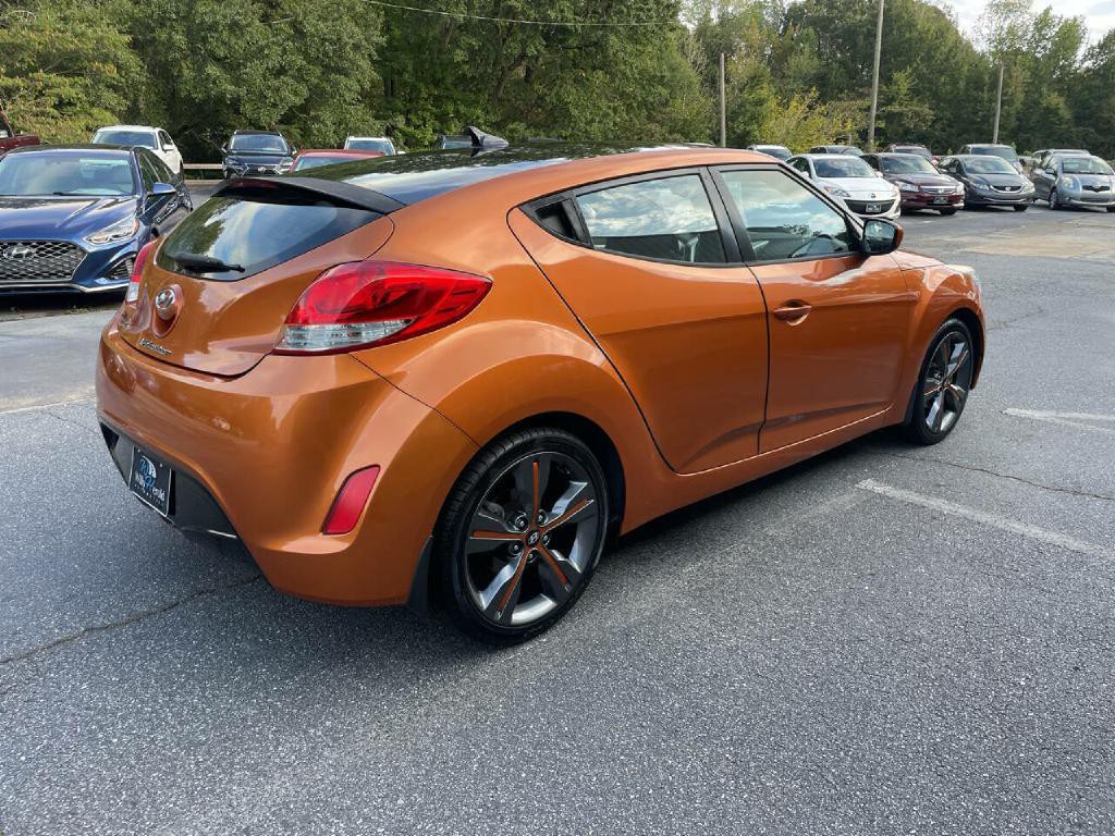 2016 Hyundai Veloster Image 6