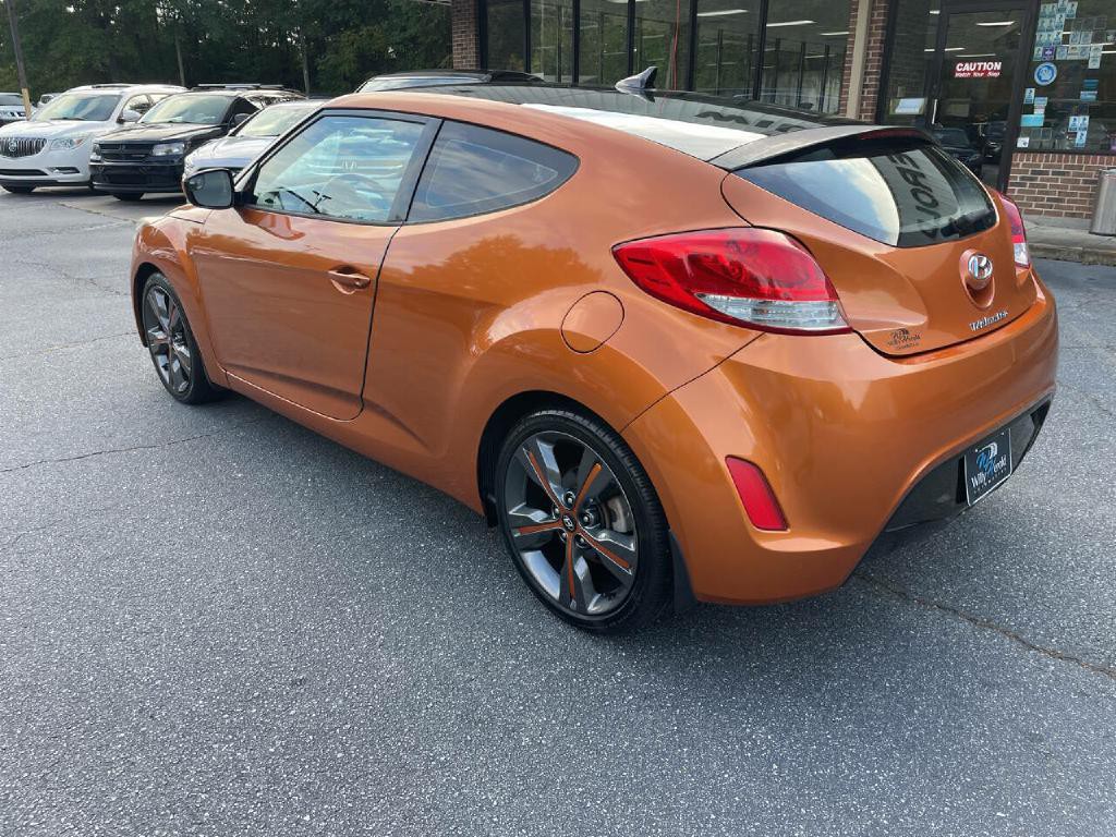 2016 Hyundai Veloster Image 8