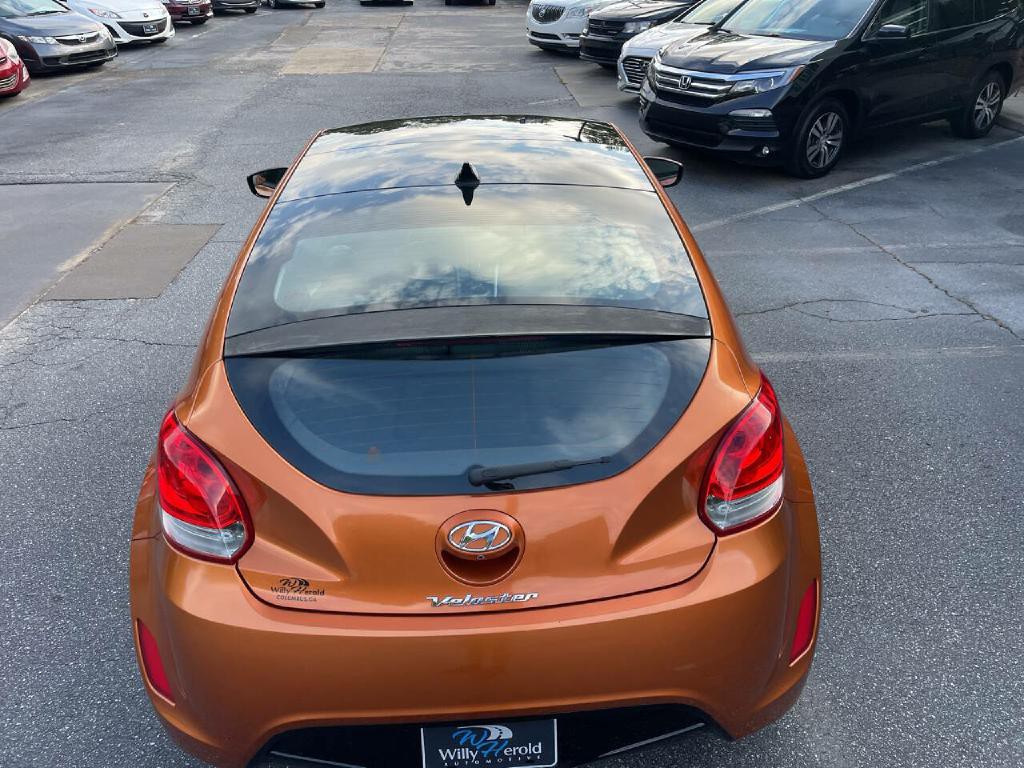 2016 Hyundai Veloster Image 9