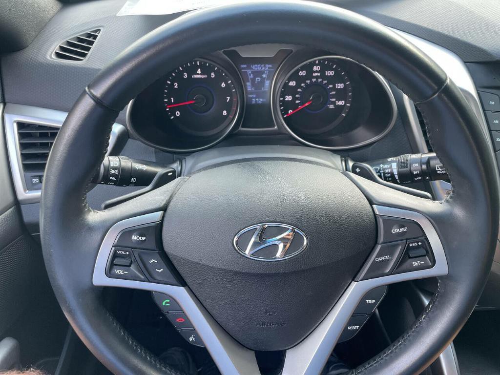 2016 Hyundai Veloster Image 14