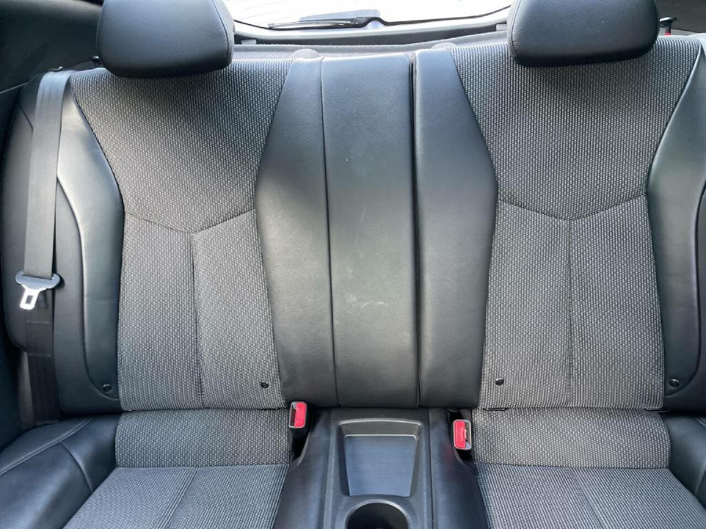 2016 Hyundai Veloster Image 23