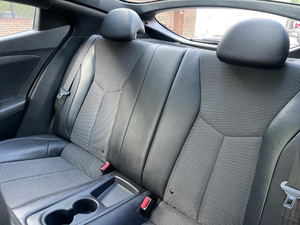 2016 Hyundai Veloster Image 24