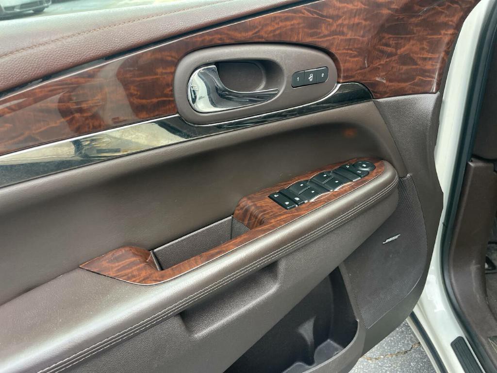 2013 Buick Enclave Image 11