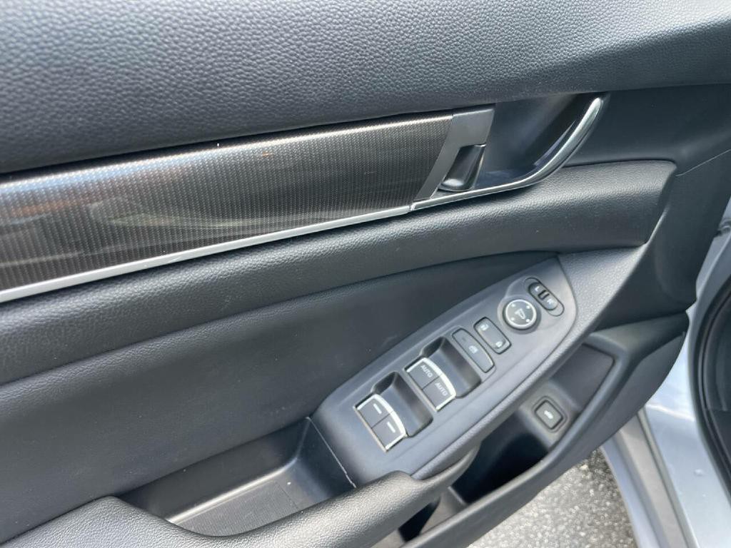 2019 Honda Accord Image 12
