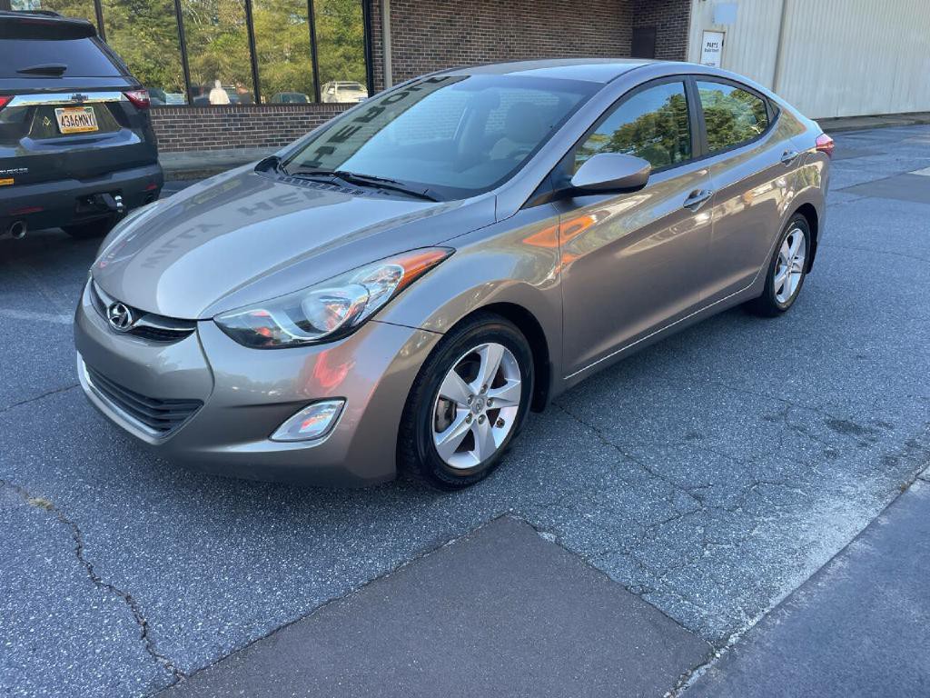 2013 Hyundai Elantra Image 2