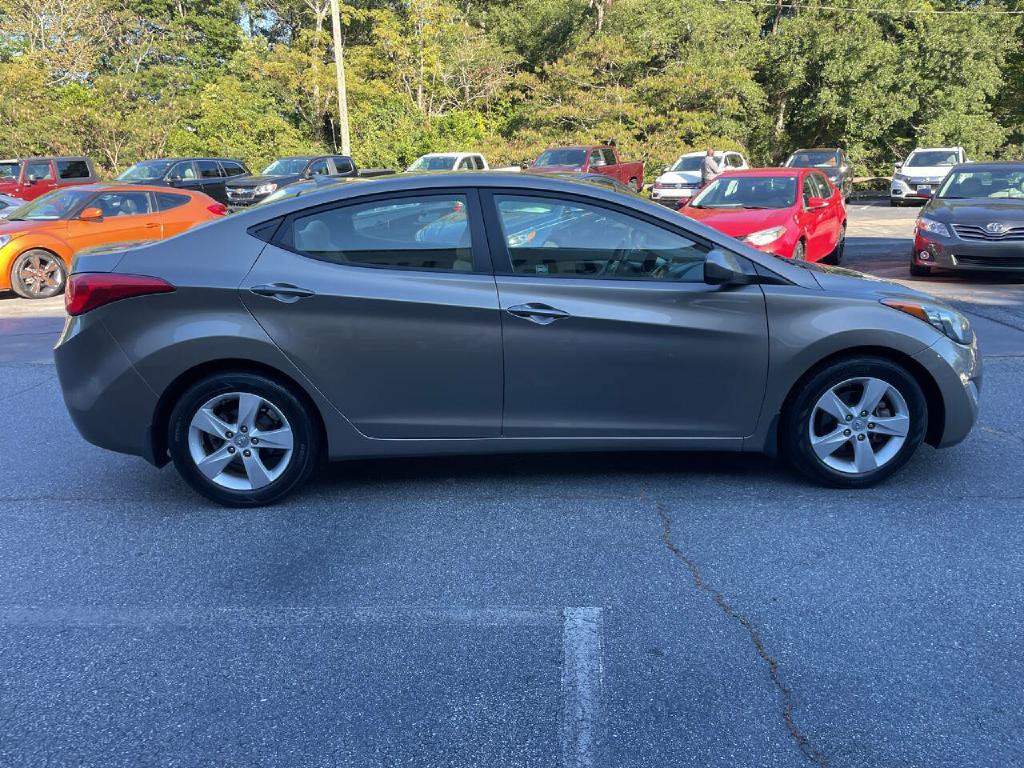 2013 Hyundai Elantra Image 5