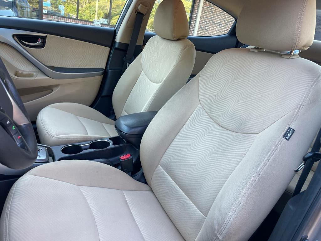 2013 Hyundai Elantra Image 15