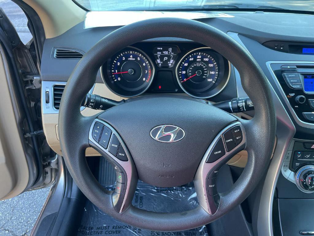 2013 Hyundai Elantra Image 16