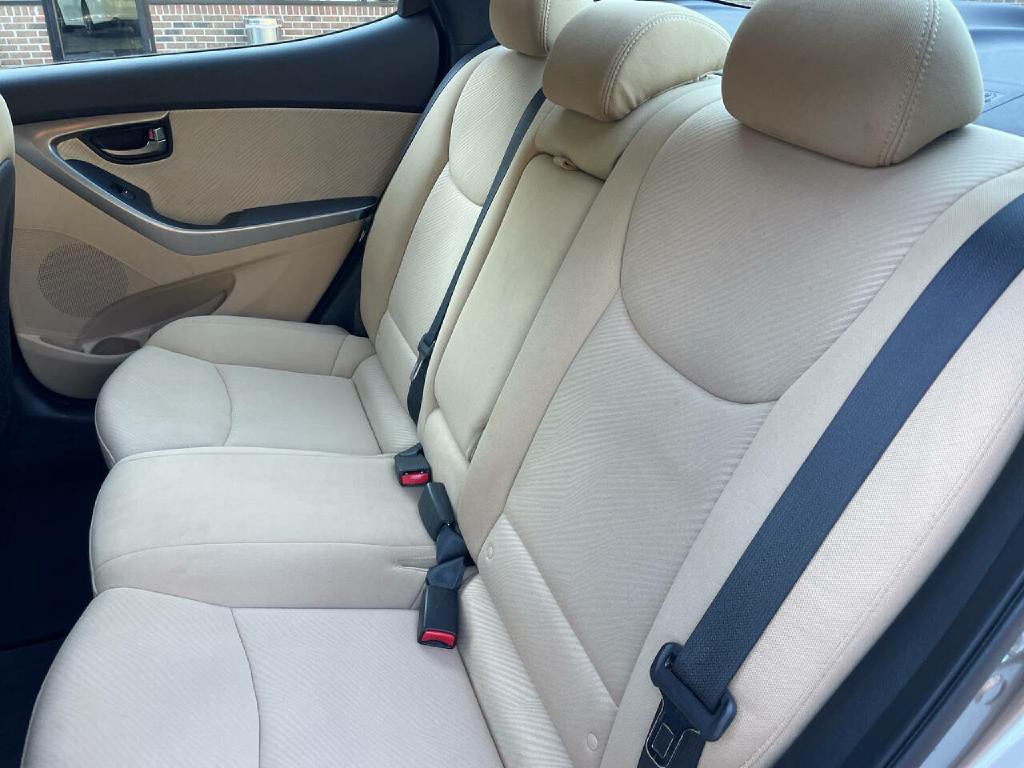 2013 Hyundai Elantra Image 25