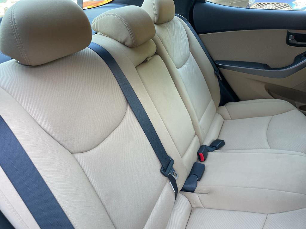 2013 Hyundai Elantra Image 28