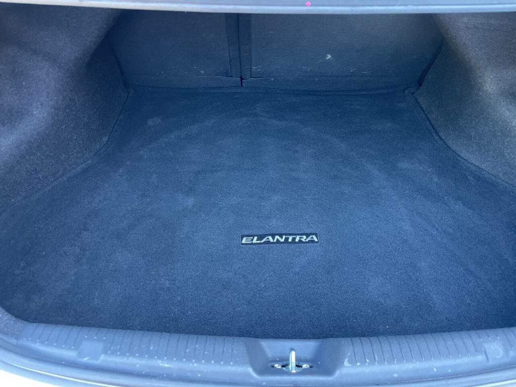 2013 Hyundai Elantra Image 31