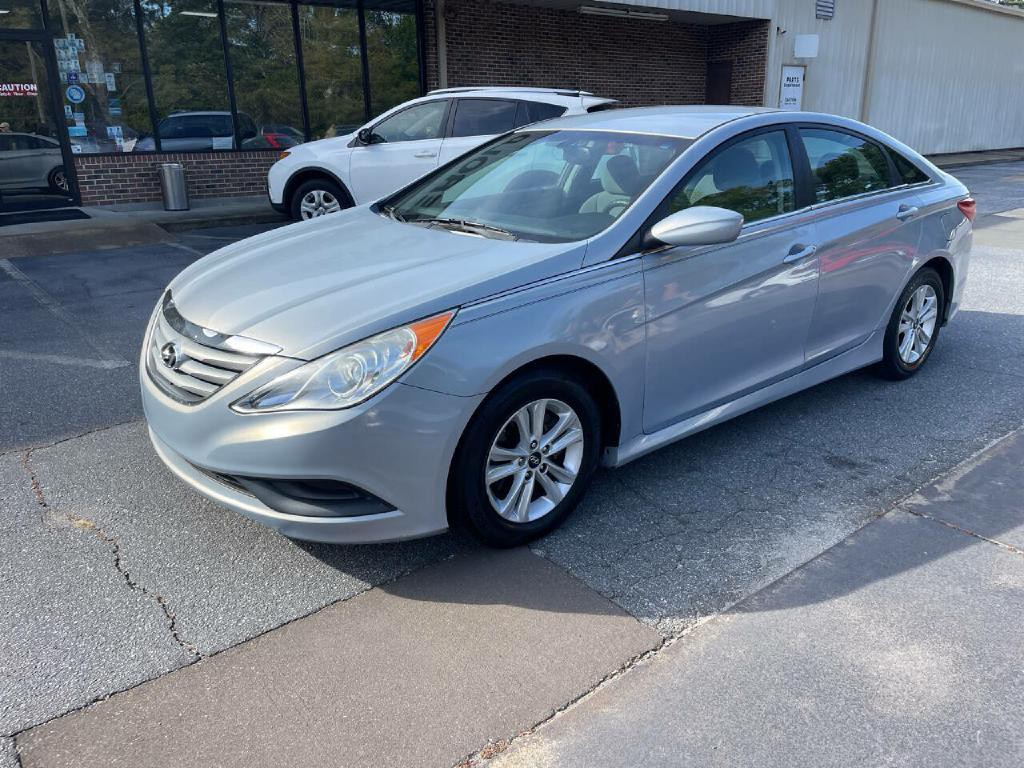 2014 Hyundai Sonata Image 2