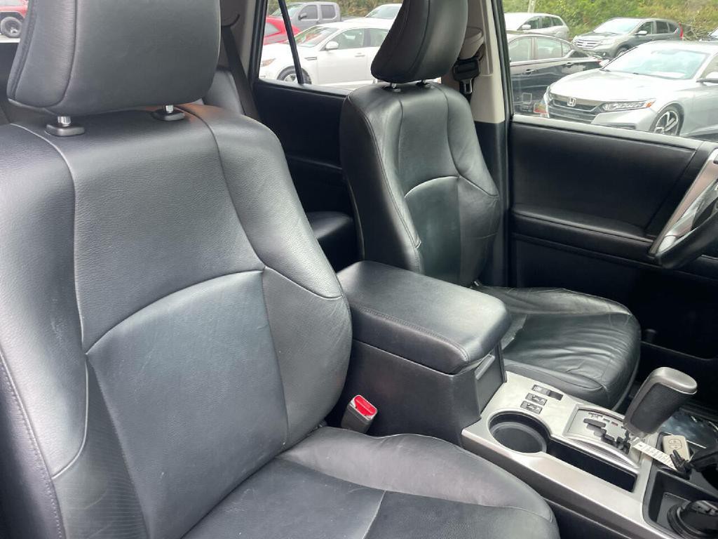 2012 Toyota 4Runner Image 28
