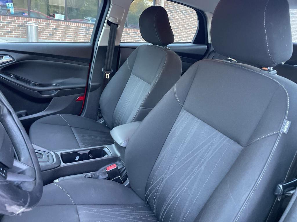 2017 Ford Focus Image 12