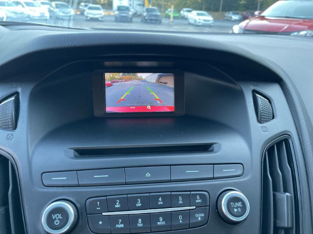 2017 Ford Focus Image 18