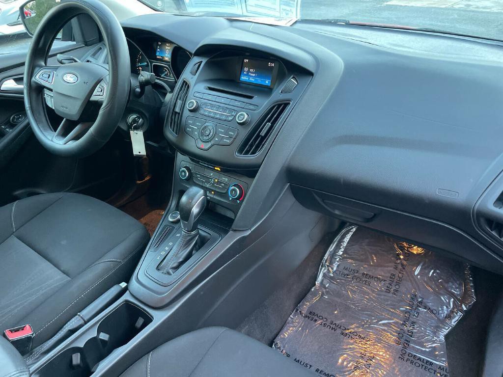 2017 Ford Focus Image 30