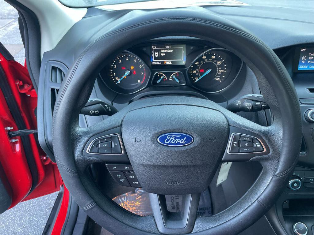 2017 Ford Focus Image 12