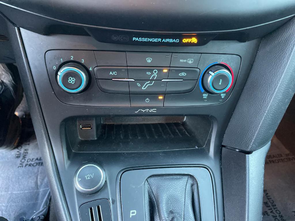 2017 Ford Focus Image 16