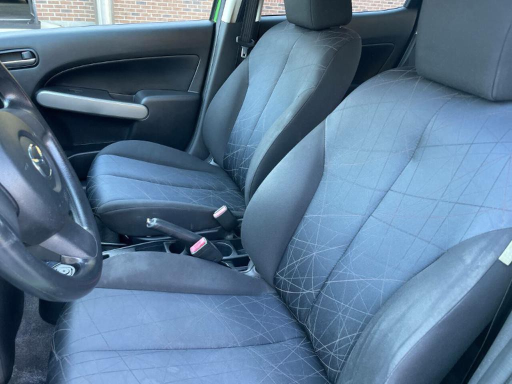 2012 Mazda Mazda2 Image 12