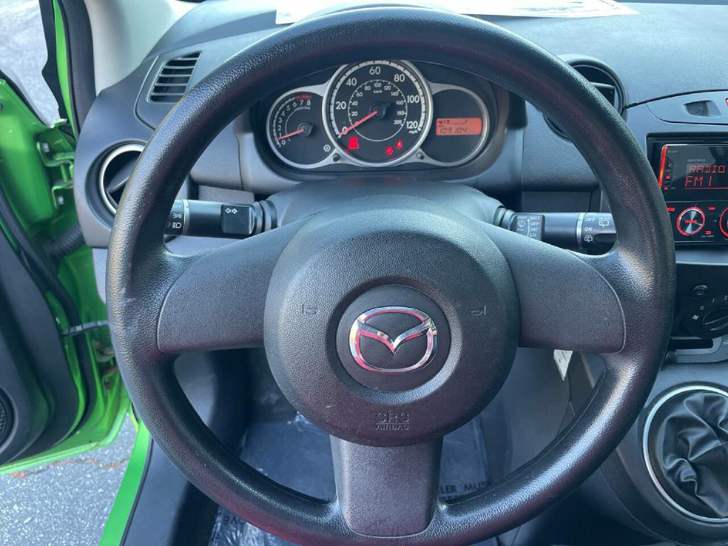 2012 Mazda Mazda2 Image 13