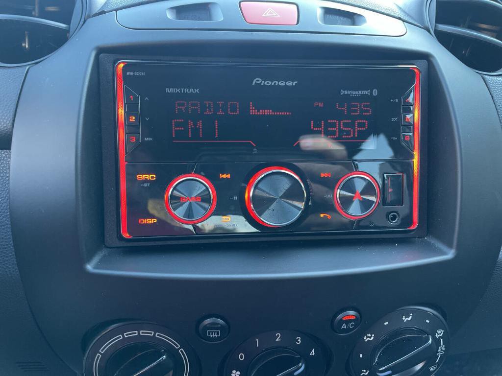 2012 Mazda Mazda2 Image 16