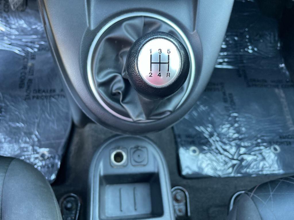 2012 Mazda Mazda2 Image 18