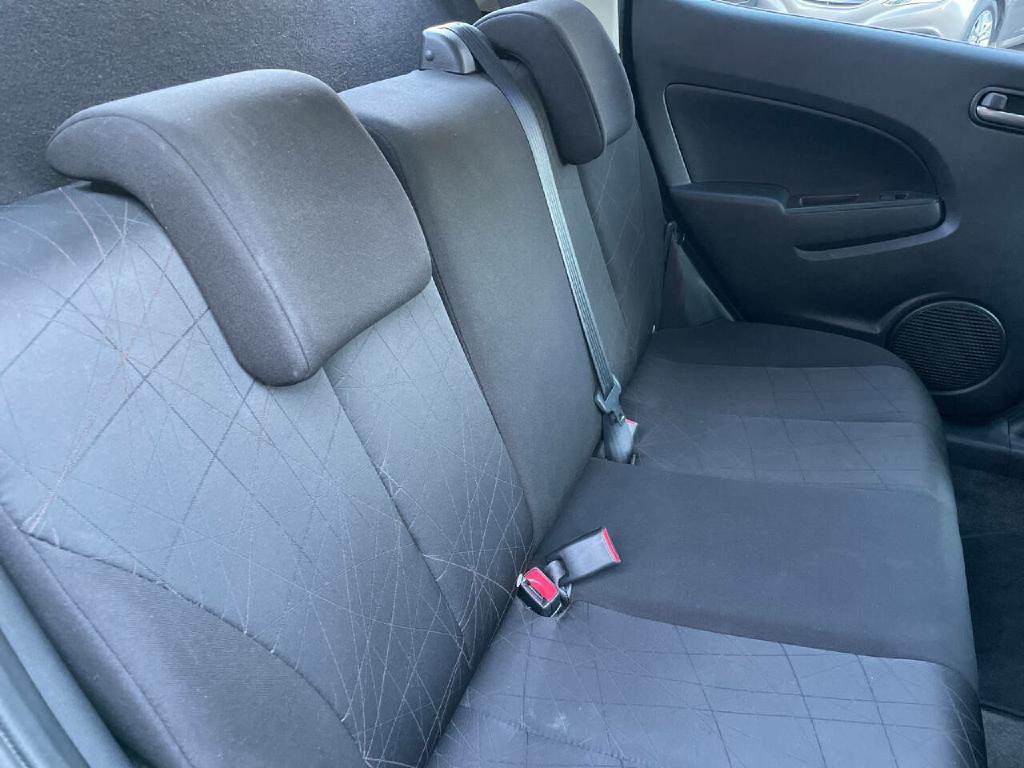 2012 Mazda Mazda2 Image 23