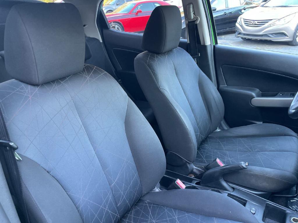 2012 Mazda Mazda2 Image 25