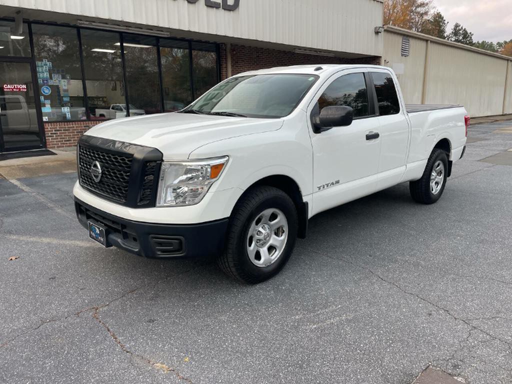 2019 Nissan Titan Image 2