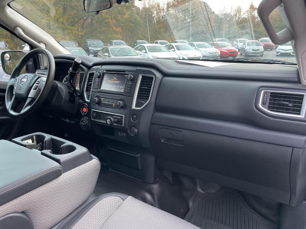 2019 Nissan Titan Image 27