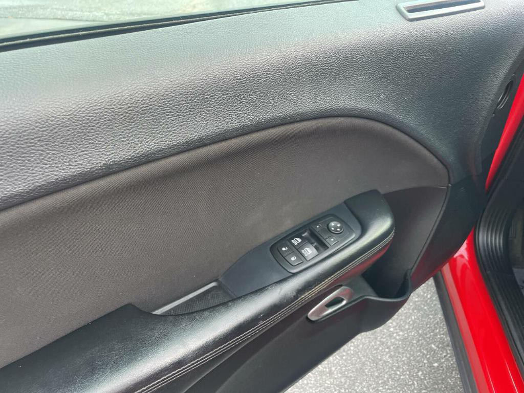 2015 Dodge Challenger Image 11