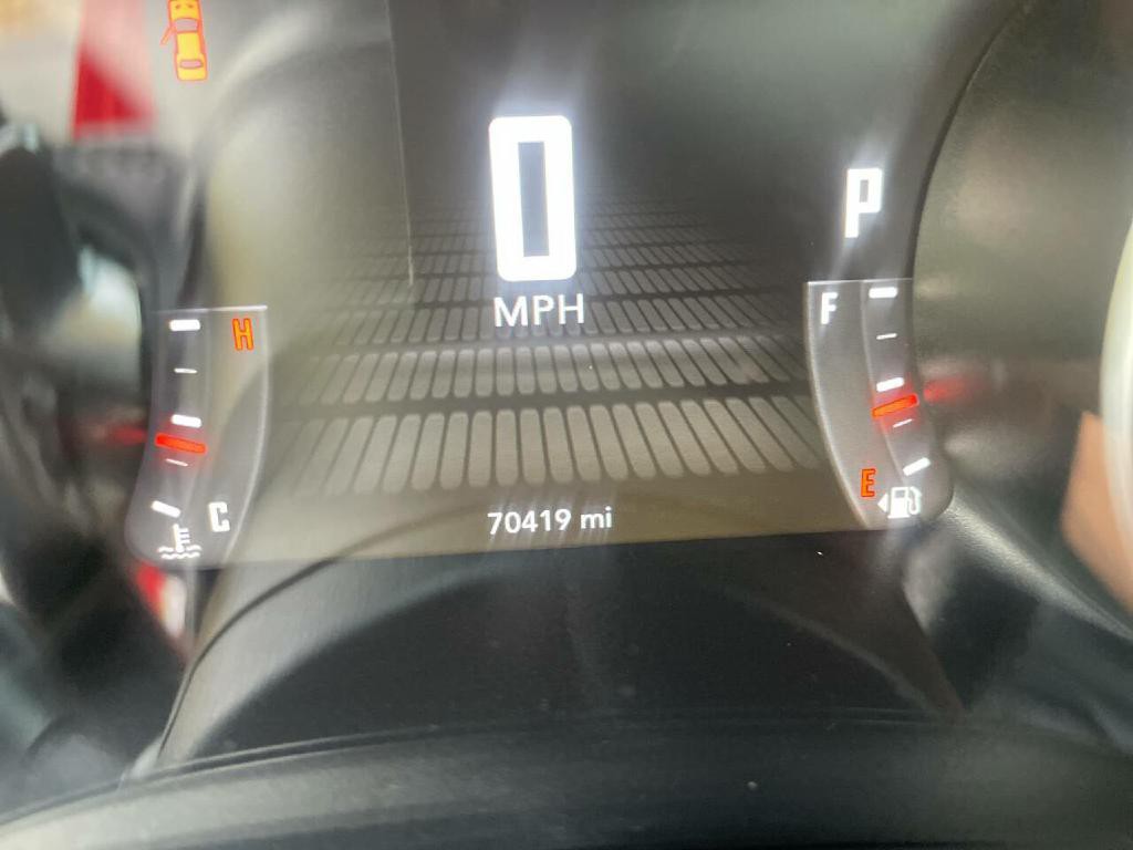 2015 Dodge Challenger Image 13