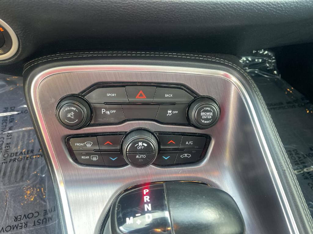 2015 Dodge Challenger Image 15