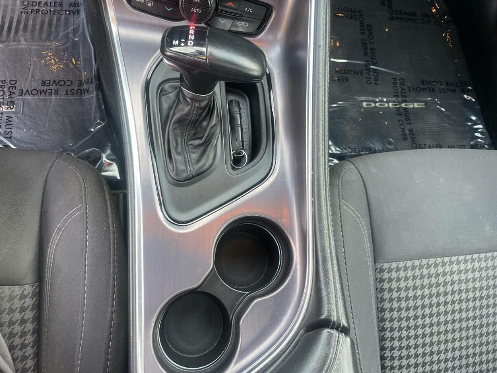 2015 Dodge Challenger Image 16
