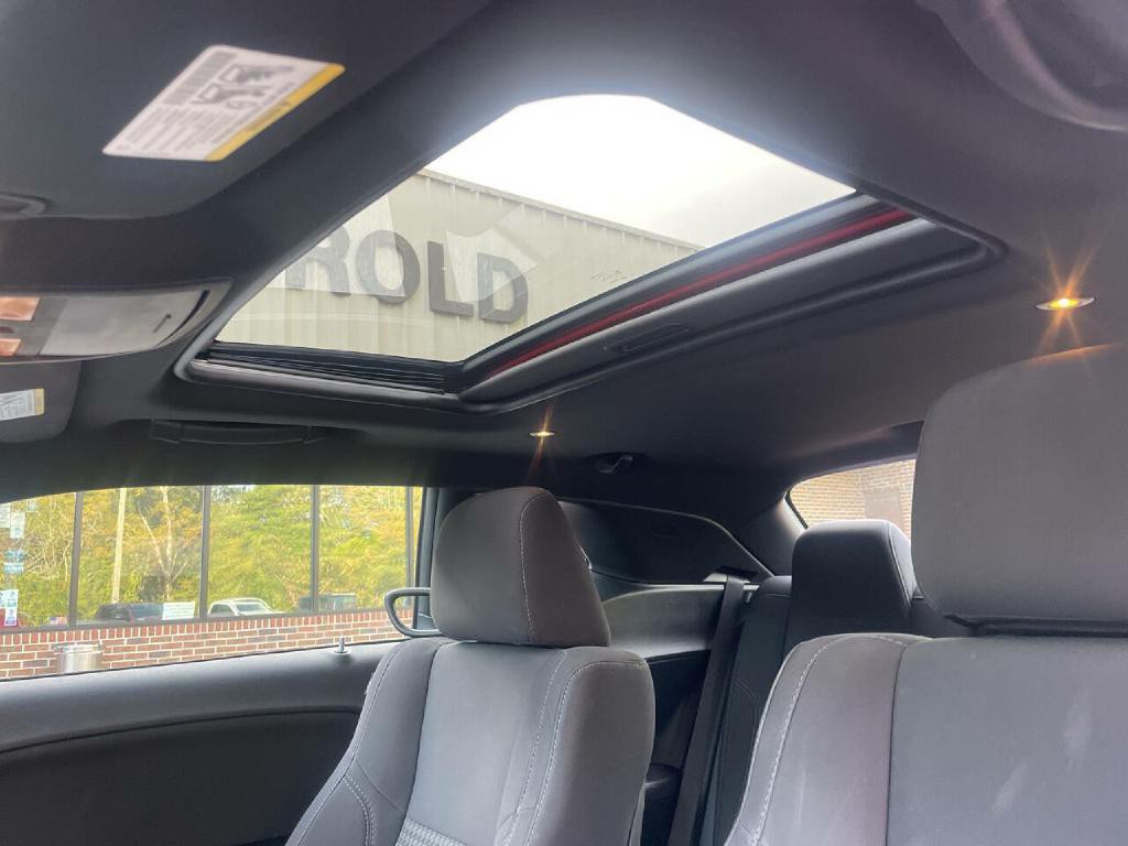 2015 Dodge Challenger Image 19