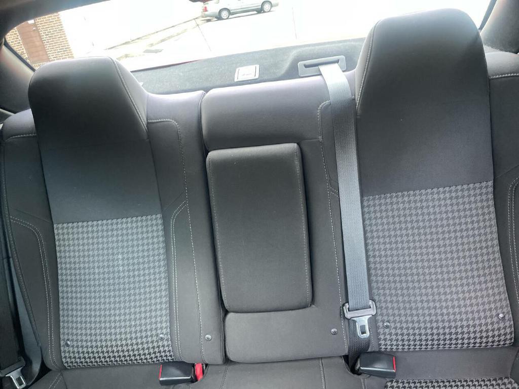 2015 Dodge Challenger Image 20