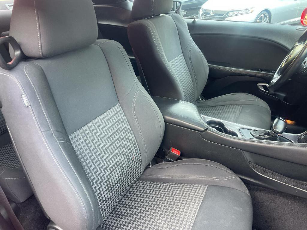 2015 Dodge Challenger Image 23