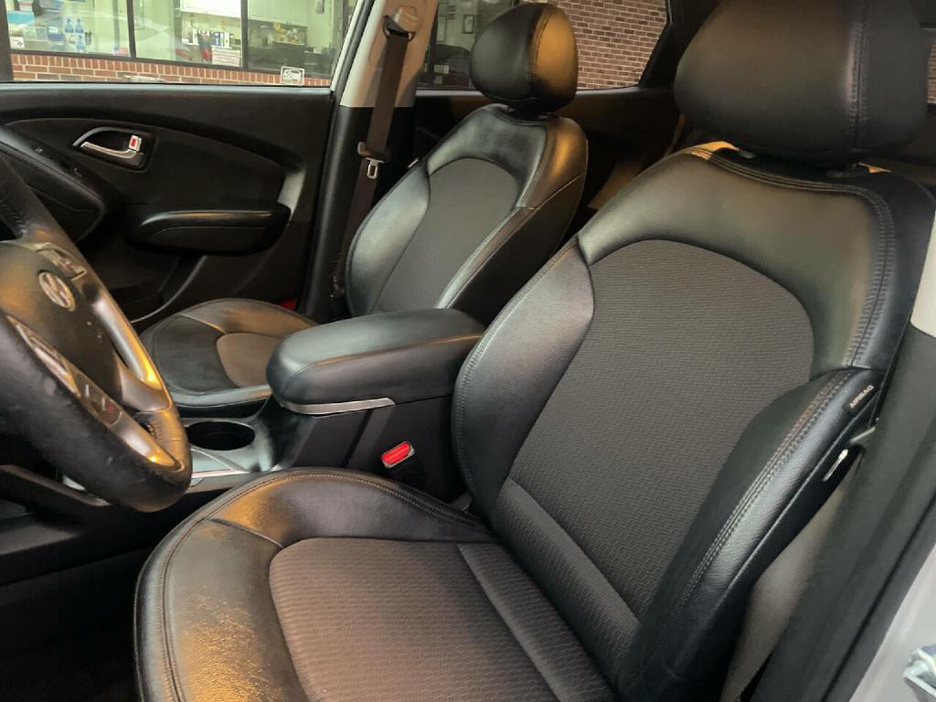 2012 Hyundai Tucson Image 13