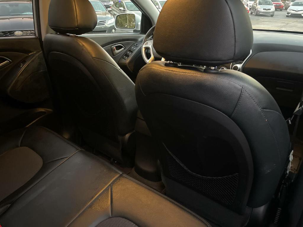 2012 Hyundai Tucson Image 25