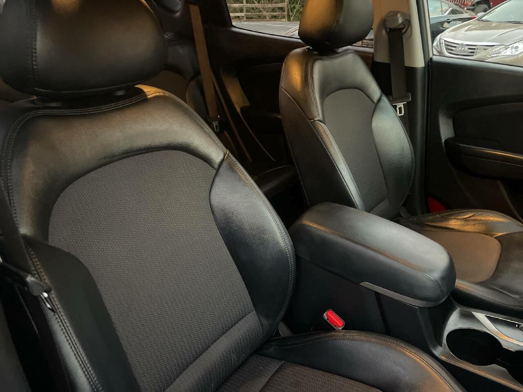 2012 Hyundai Tucson Image 27