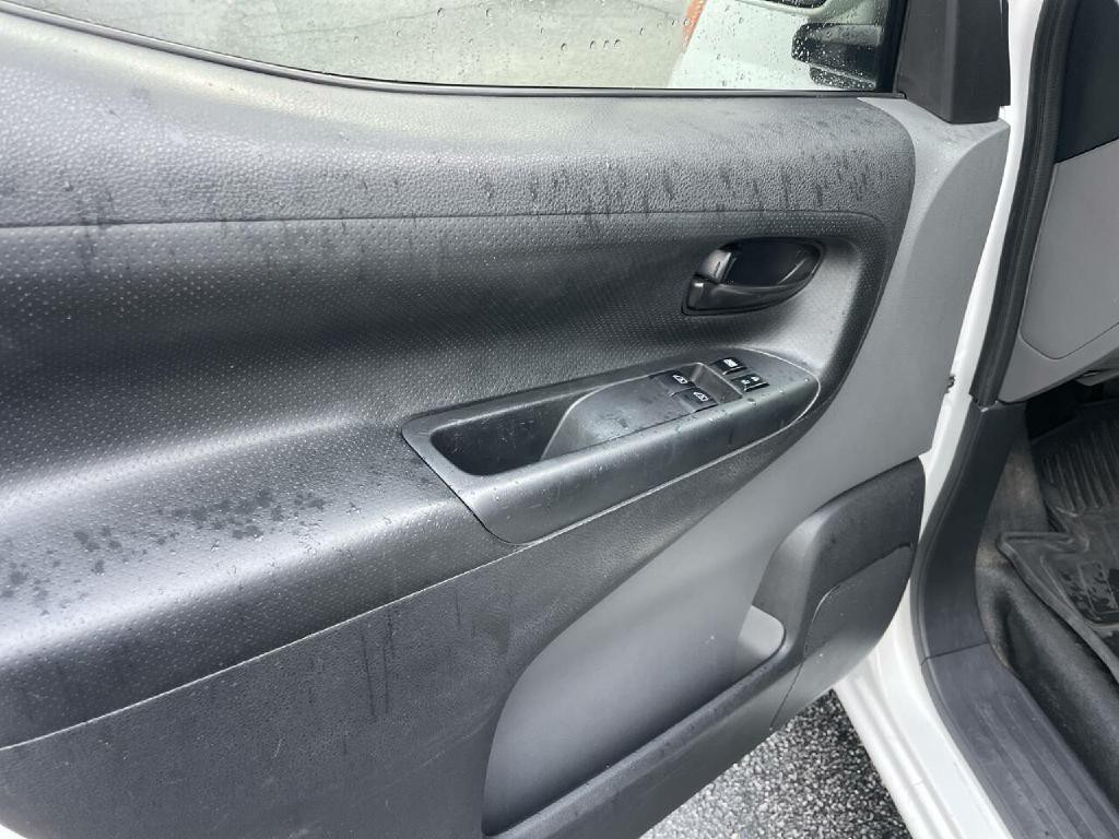 2017 Nissan NV200 Image 11