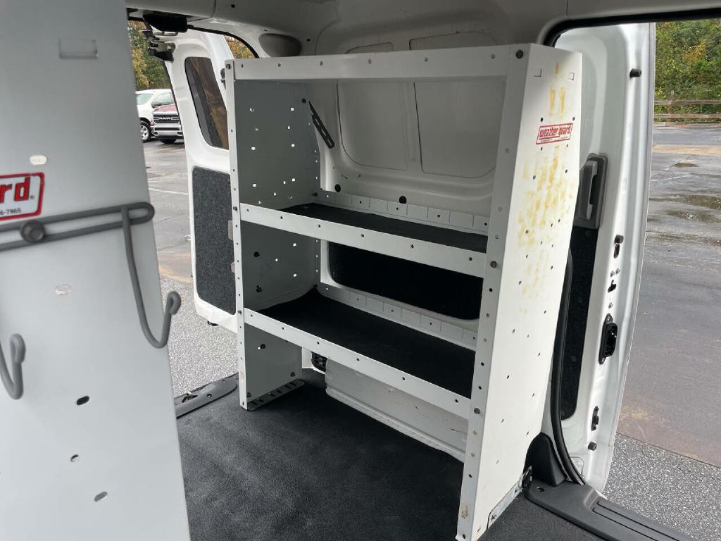 2017 Nissan NV200 Image 22