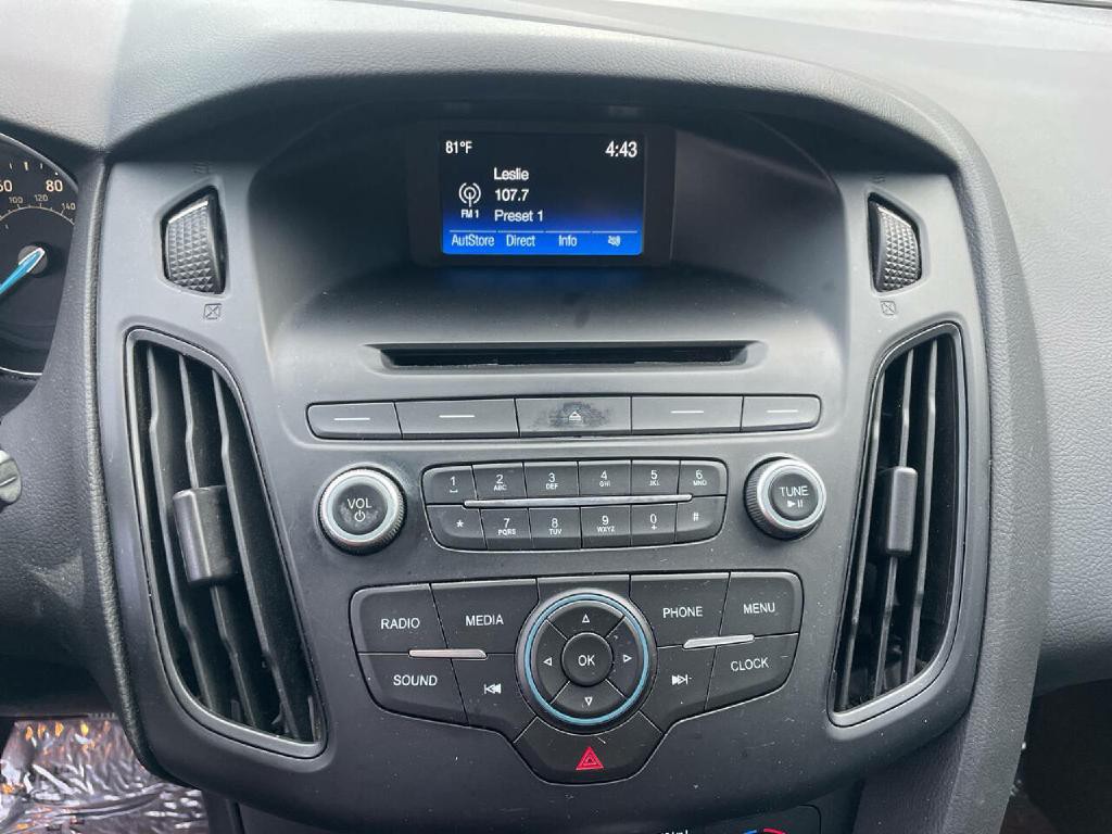 2016 Ford Focus Image 16