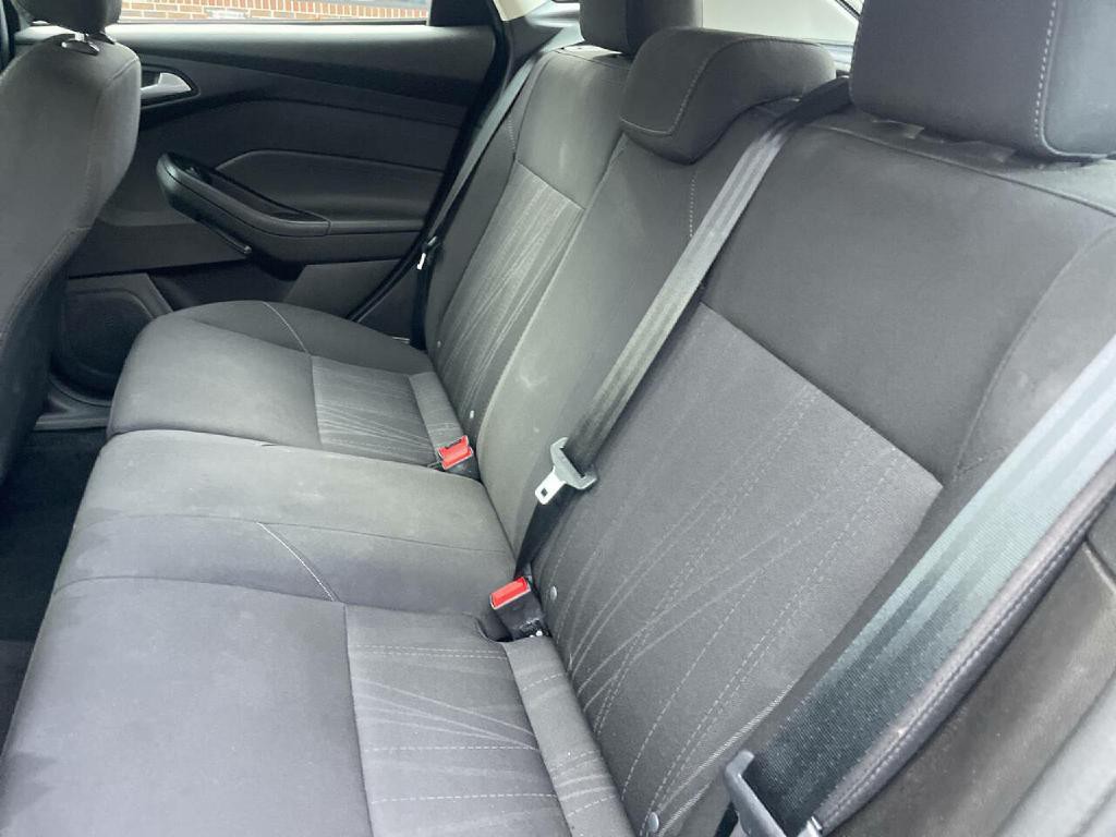 2016 Ford Focus Image 24