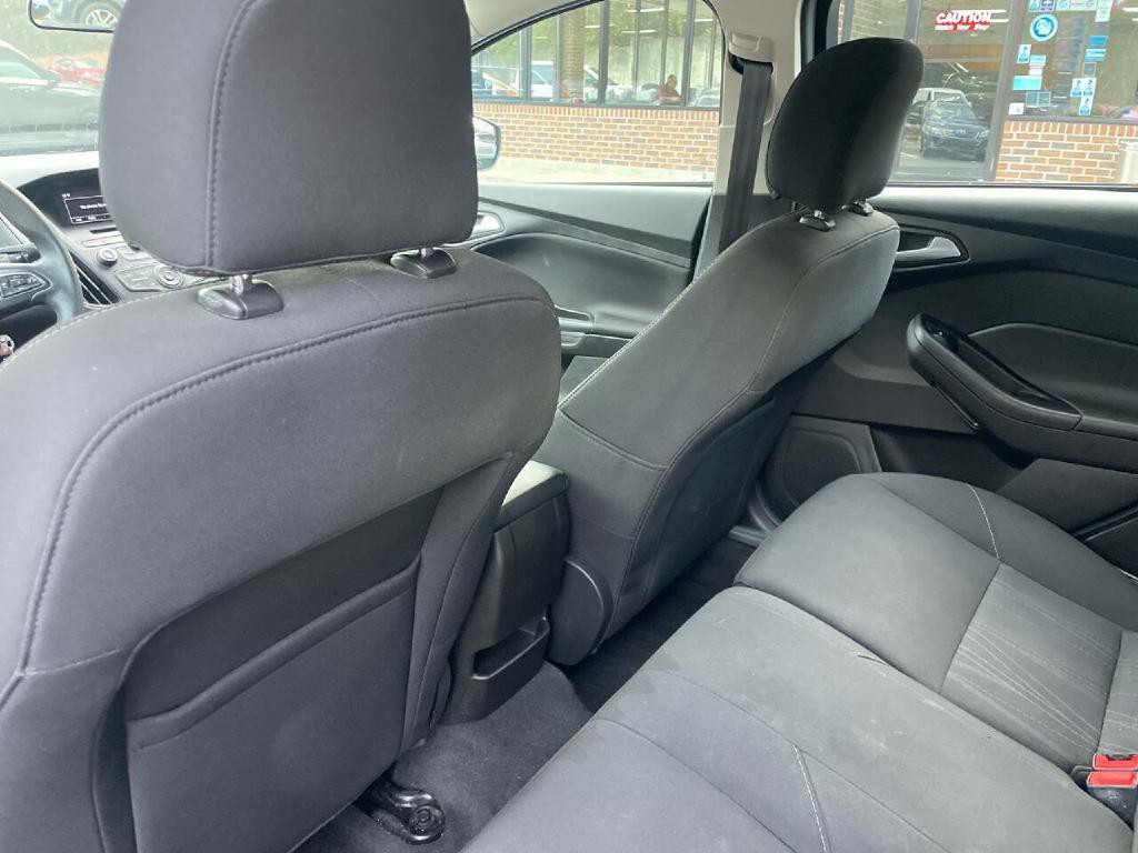 2016 Ford Focus Image 25